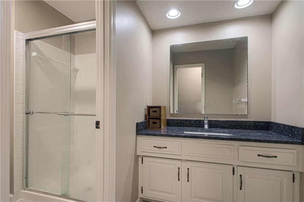 6916 HALLET Drive — photo 21