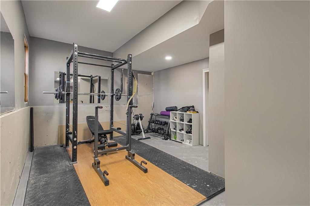 6916 HALLET Drive — photo 28