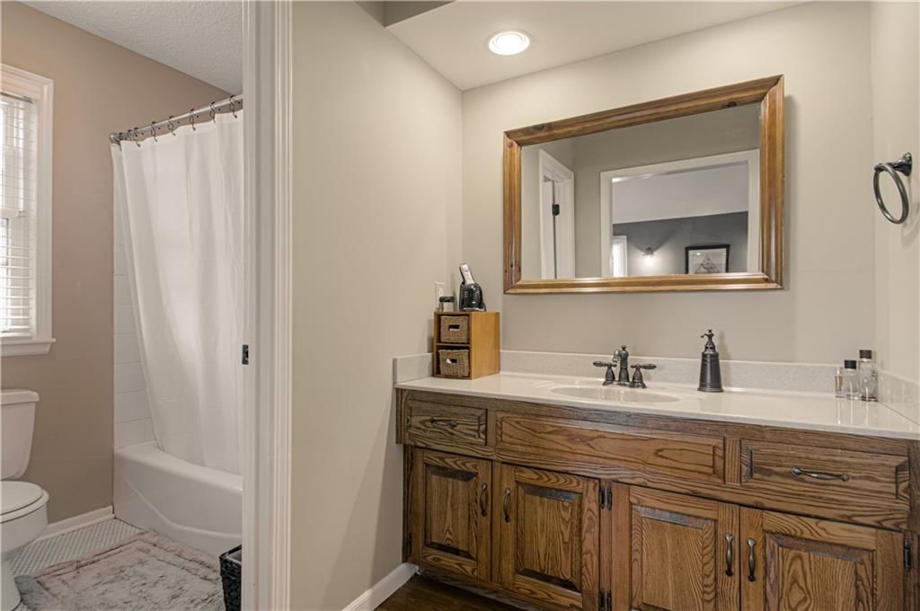 6916 HALLET Drive — photo 33