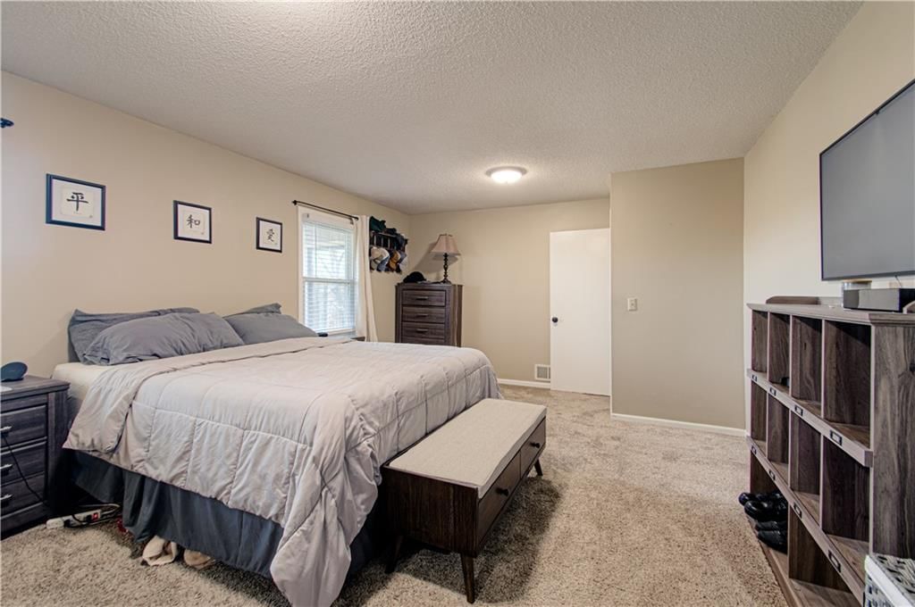 6916 HALLET Drive — photo 36