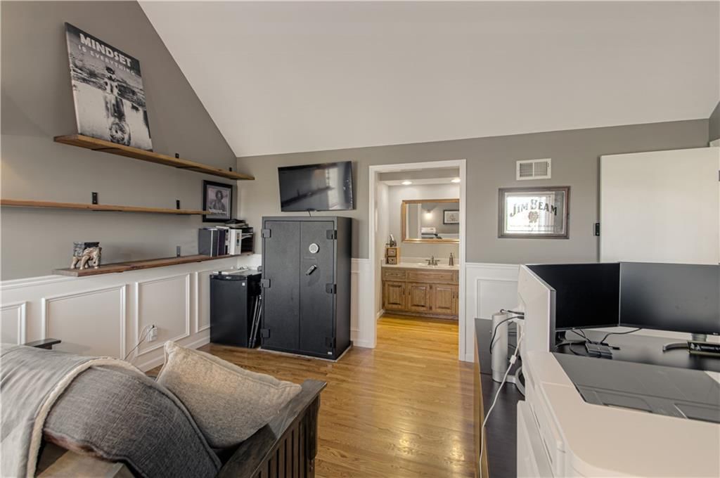 6916 HALLET Drive — photo 10