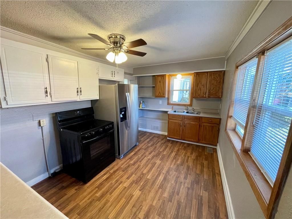 323 Jackson Street — photo 15