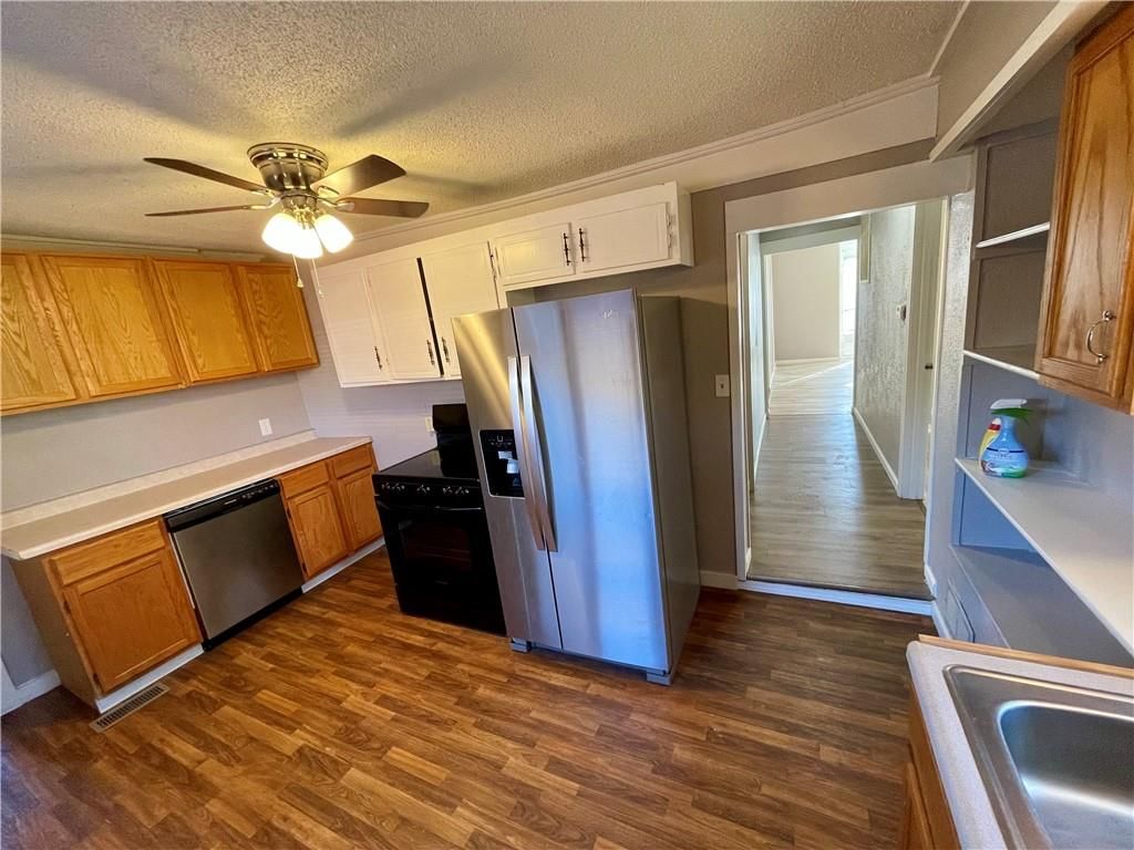 323 Jackson Street — photo 16