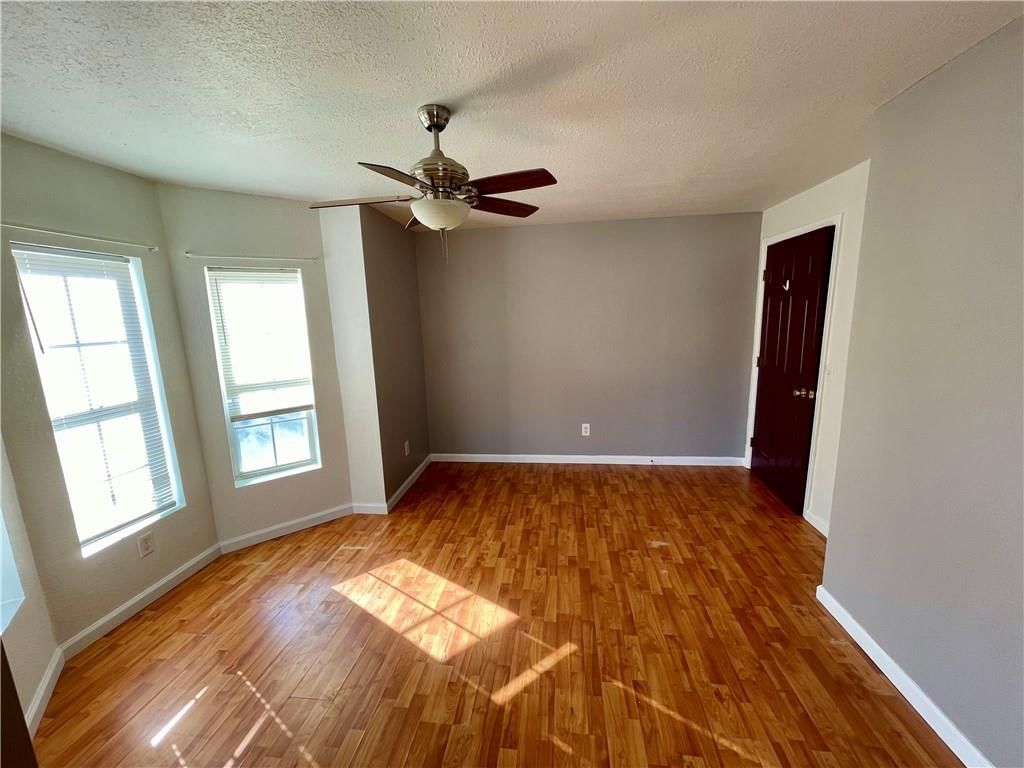323 Jackson Street — photo 9