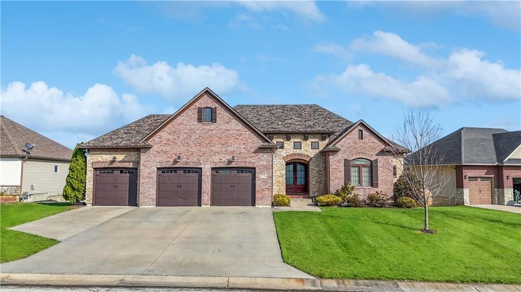 1254 Vivian Drive — photo 2