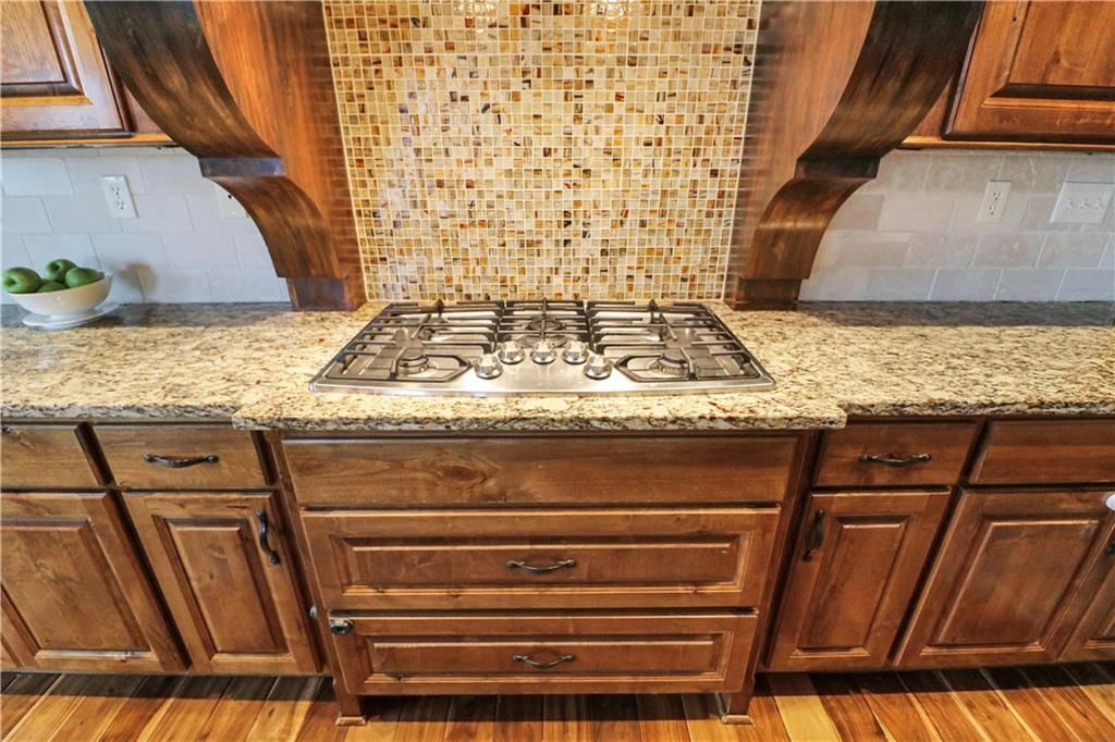 1254 Vivian Drive — photo 12