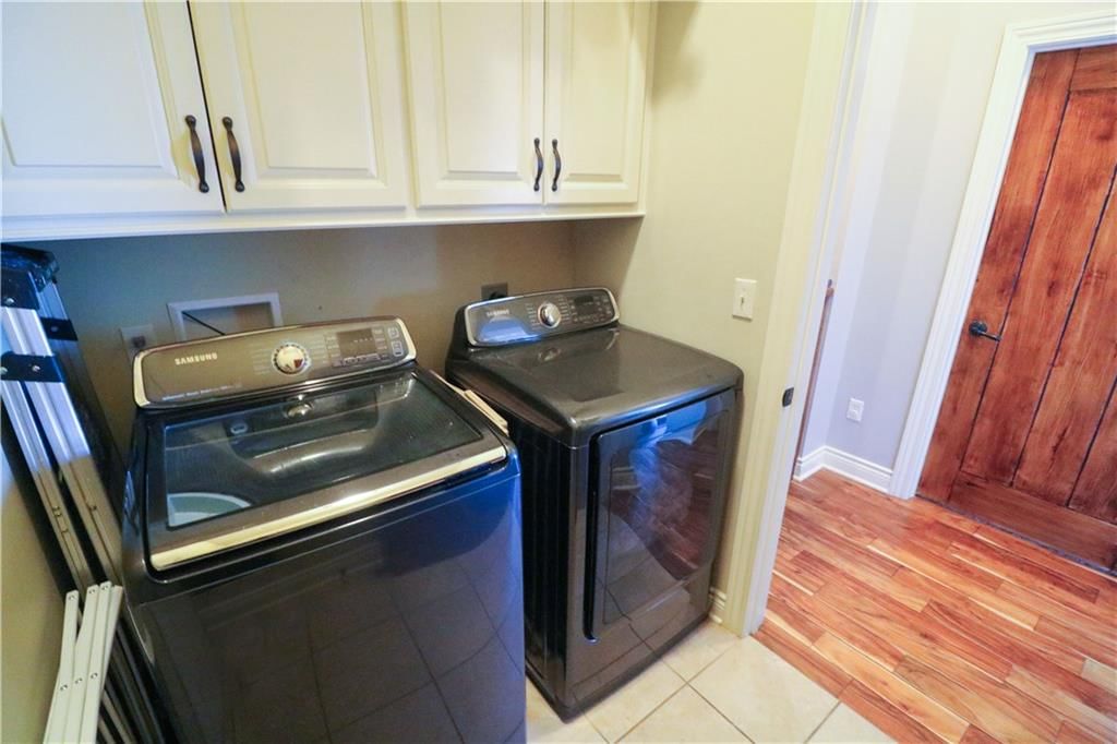 1254 Vivian Drive — photo 32