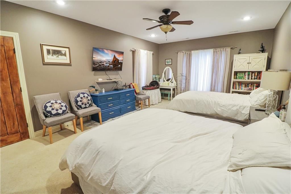 1254 Vivian Drive — photo 57