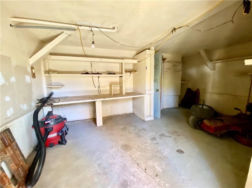2435 S Vermont Avenue — photo 45