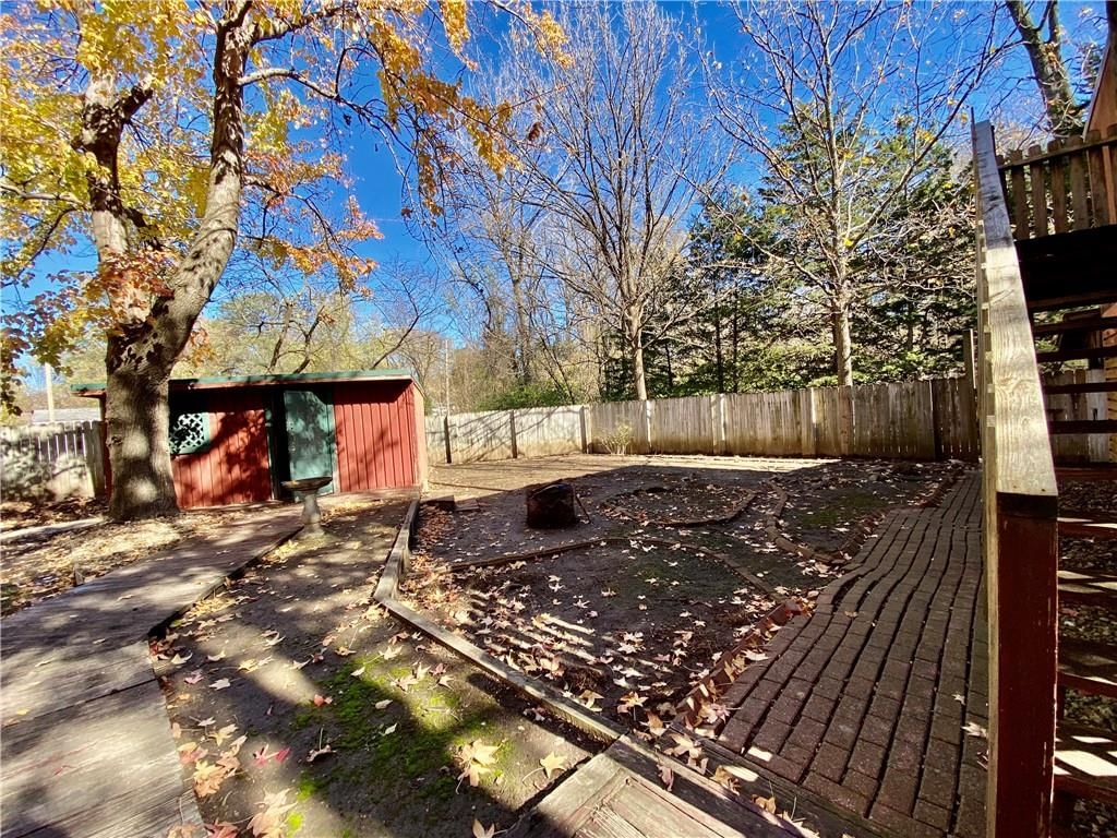 2435 S Vermont Avenue — photo 49