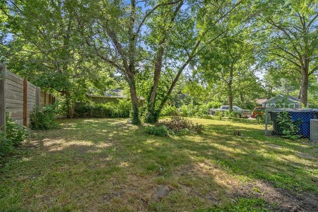2146 Massachusetts Street — photo 19