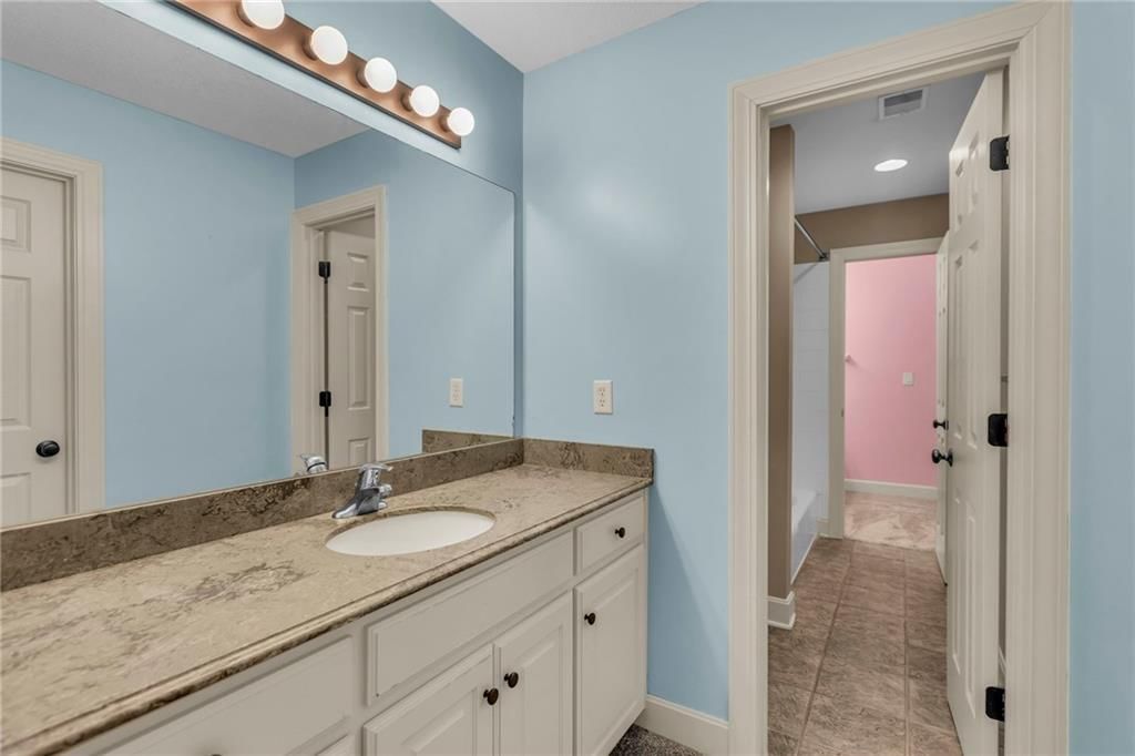 16130 S Locust Street — photo 47