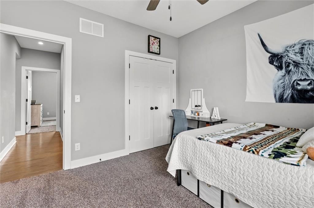 901 FOXGLOVE Lane — photo 34