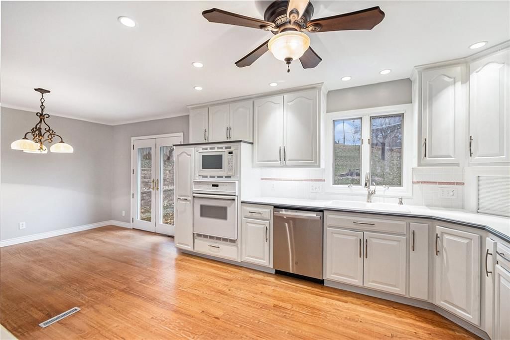 15 NW 40th Street — photo 8