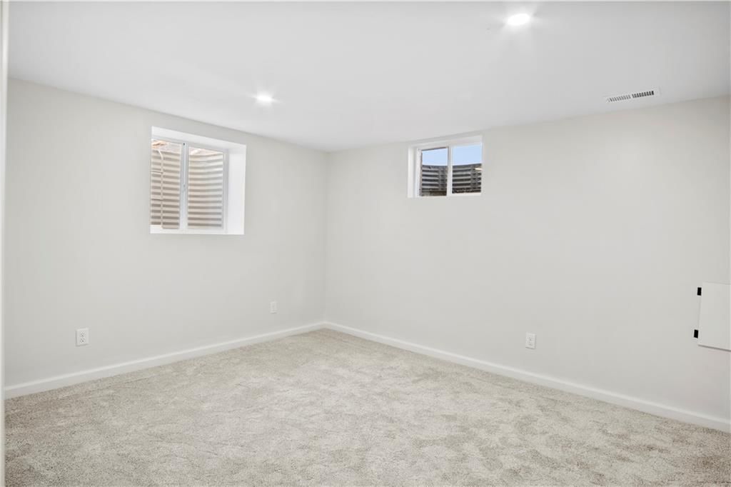 314 S Sycamore Street E — photo 26