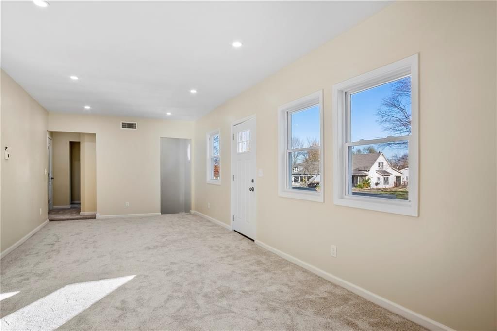 314 S Sycamore Street E — photo 4