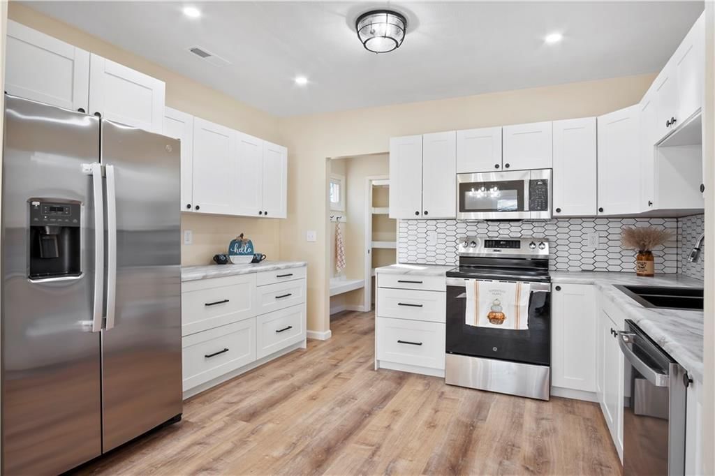 314 S Sycamore Street E — photo 9