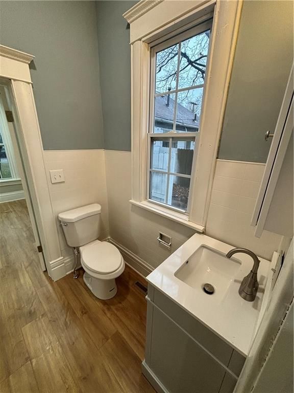 2527 Clark Avenue — photo 11
