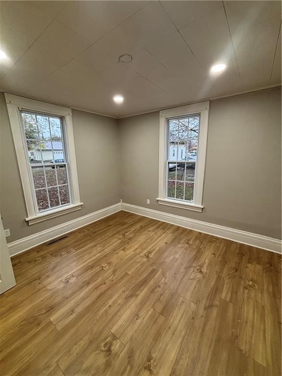 2527 Clark Avenue — photo 13