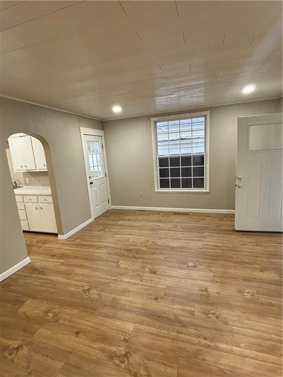 2527 Clark Avenue — photo 5