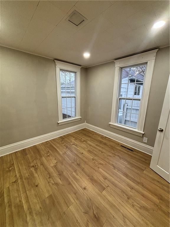 2527 Clark Avenue — photo 9