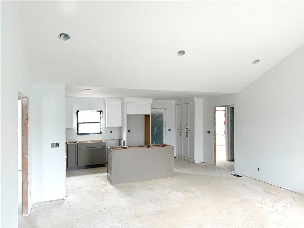506 NE Lynn Street — photo 6