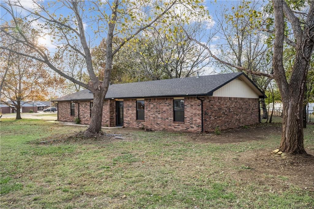 2221 Samuel Place — photo 3
