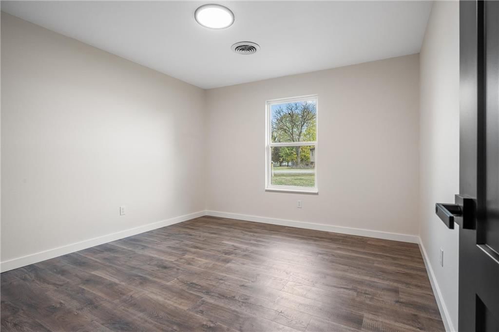 2221 Samuel Place — photo 23