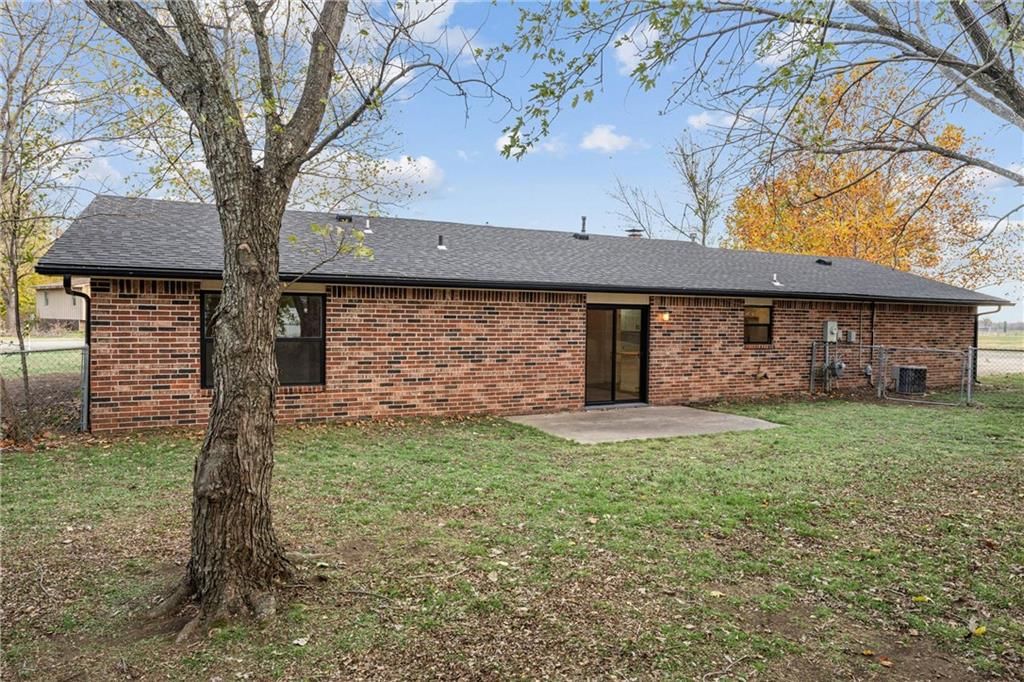 2221 Samuel Place — photo 5
