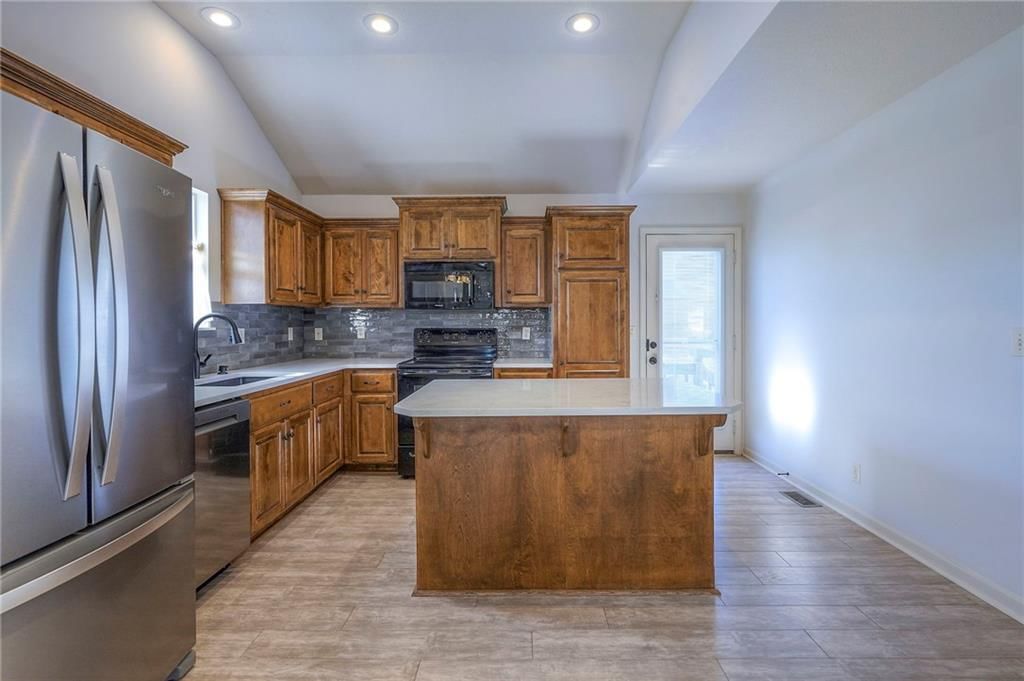 16485 S Laurelwood Street — photo 10