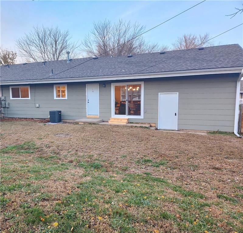 408 Indian Trail — photo 3