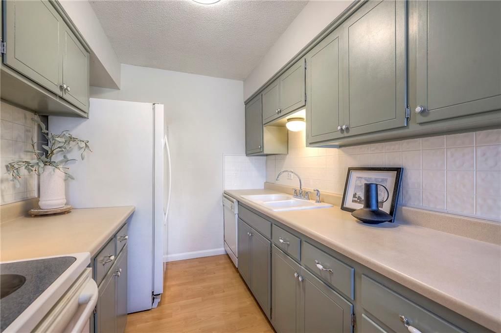8211 Grandview Street — photo 16