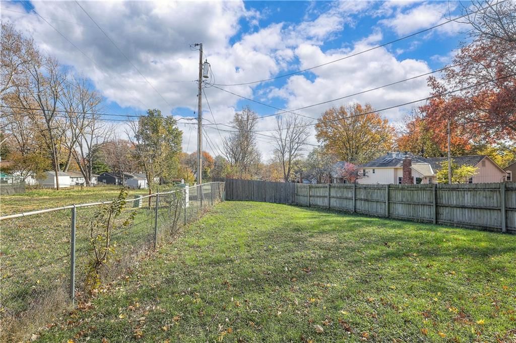 8211 Grandview Street — photo 34