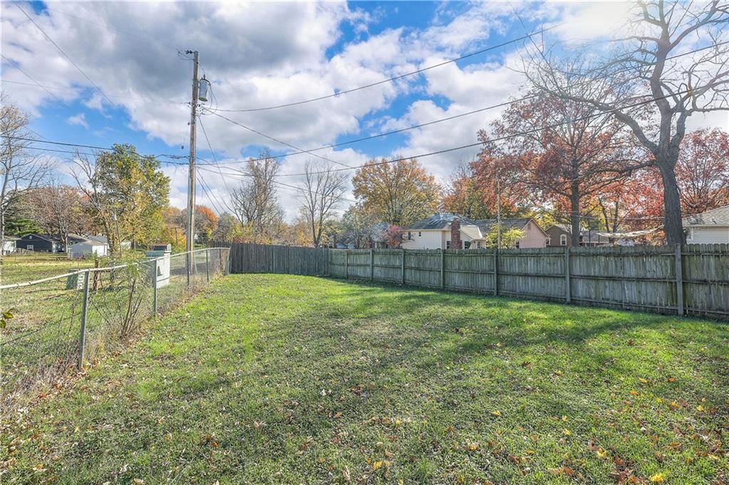 8211 Grandview Street — photo 42