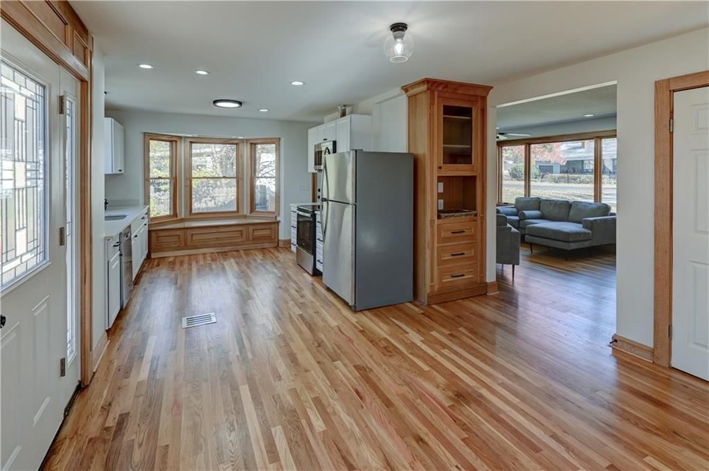 2326 Harvard Avenue — photo 11
