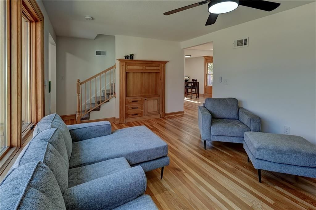 2326 Harvard Avenue — photo 18