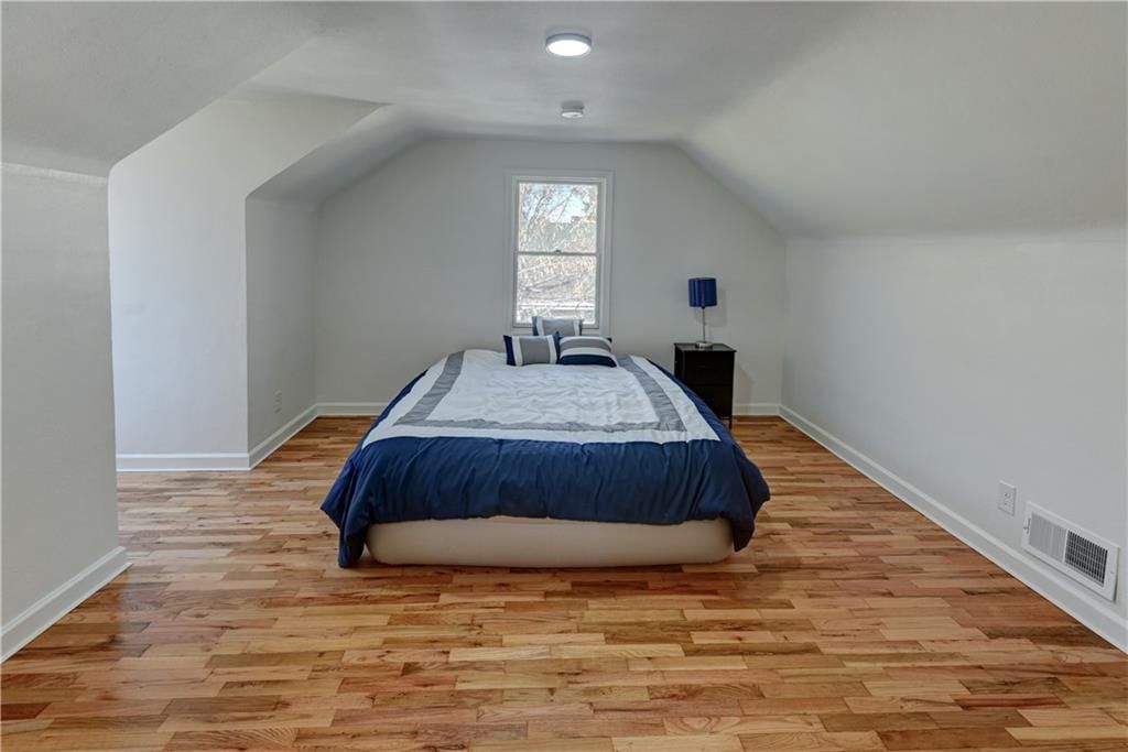 2326 Harvard Avenue — photo 27