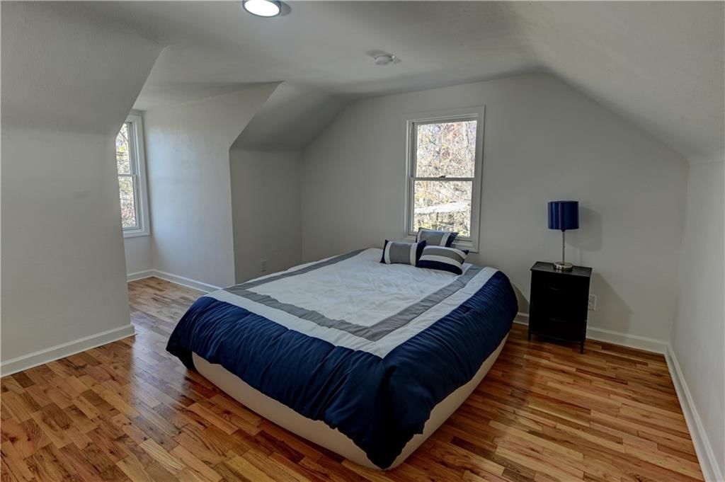 2326 Harvard Avenue — photo 28