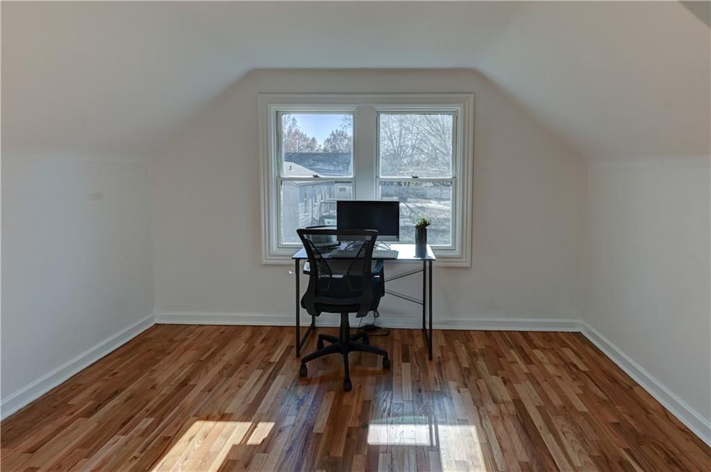 2326 Harvard Avenue — photo 31