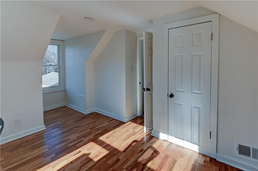 2326 Harvard Avenue — photo 34