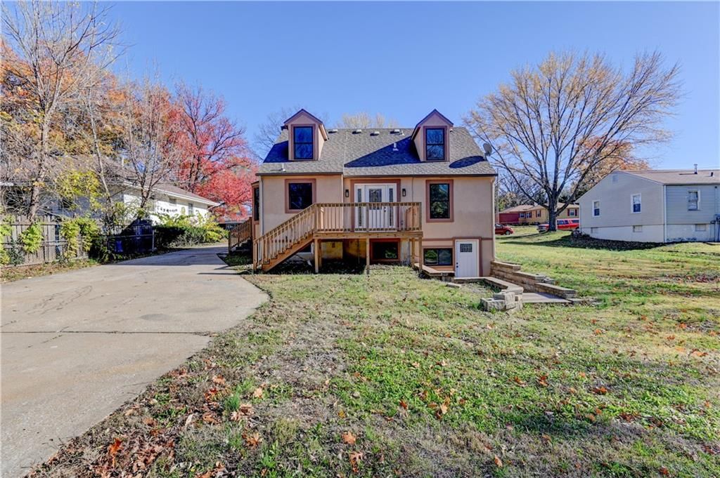 2326 Harvard Avenue — photo 48