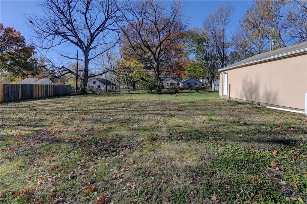 2326 Harvard Avenue — photo 53