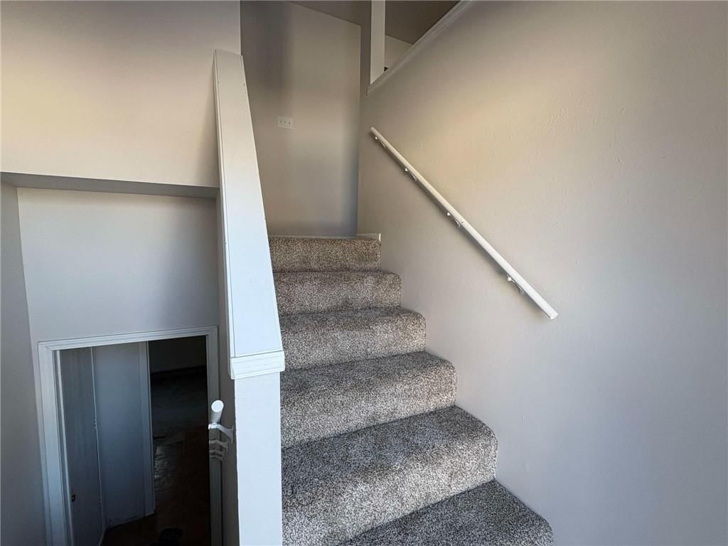 2904 Robin Lane — photo 2