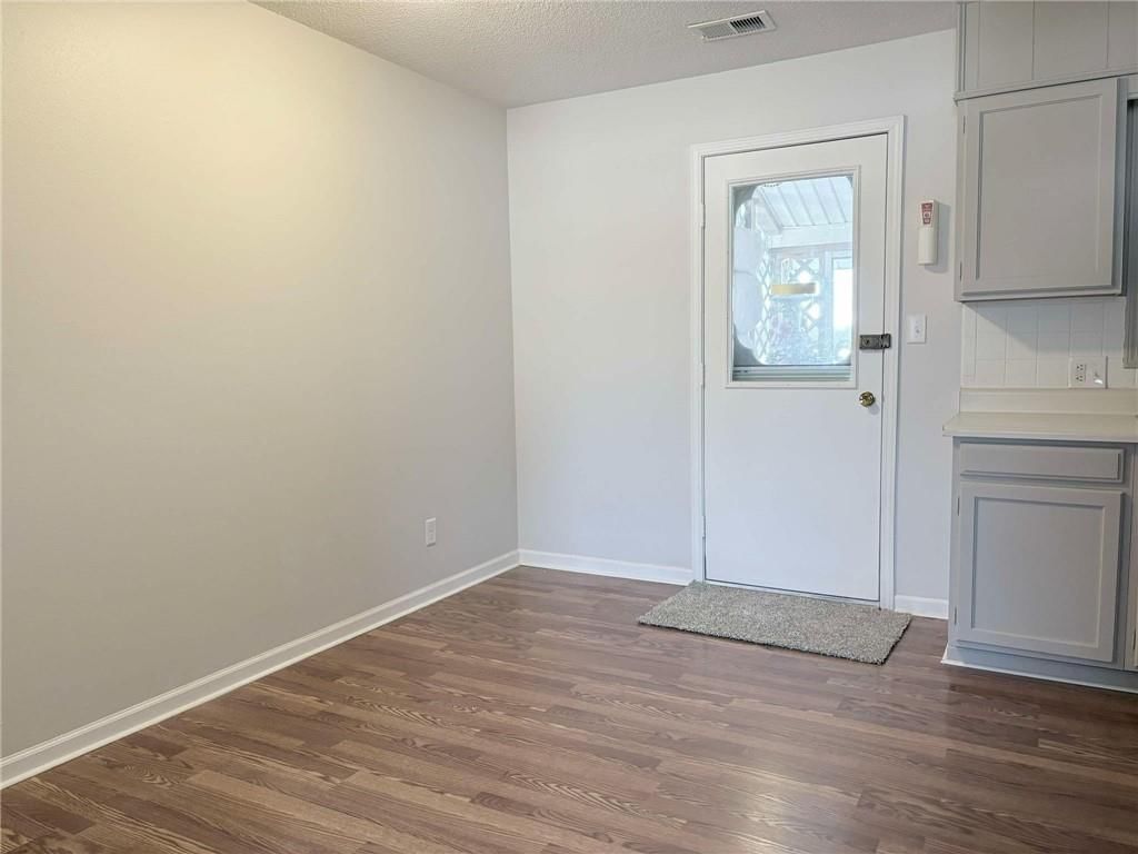 2904 Robin Lane — photo 7