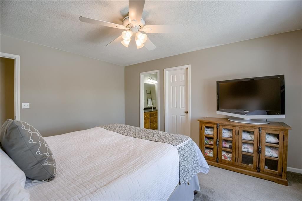 9009 N Hunter Avenue — photo 32