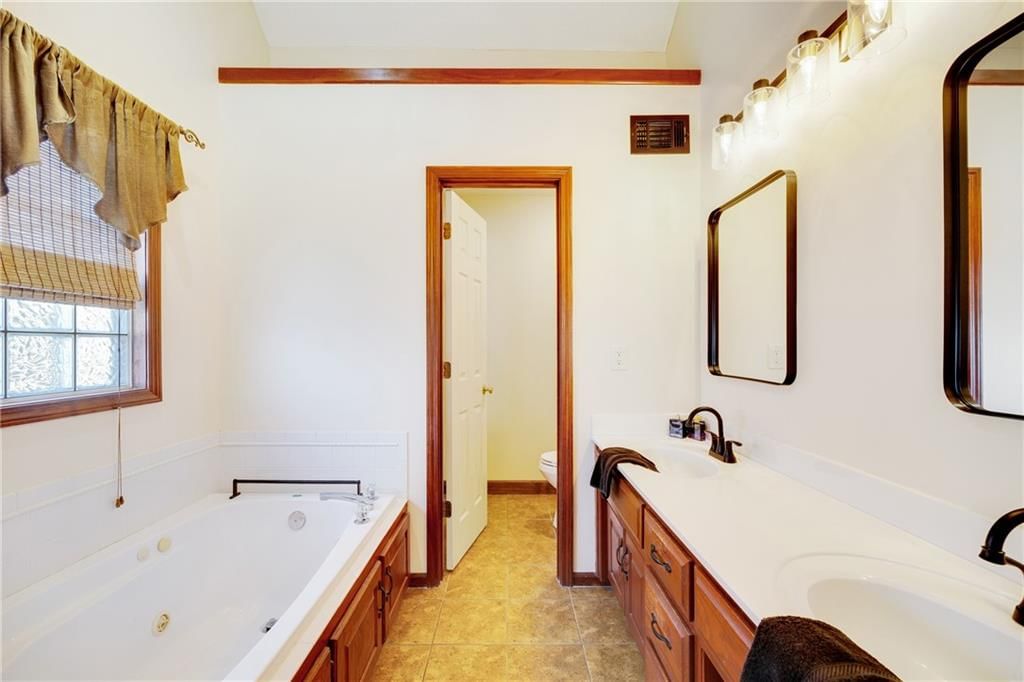 5213 NE Holiday Drive — photo 13