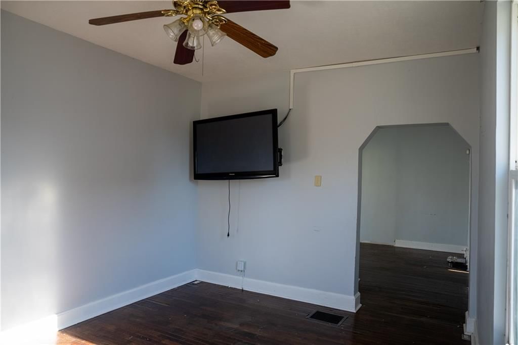 825 S Delaware Street — photo 6