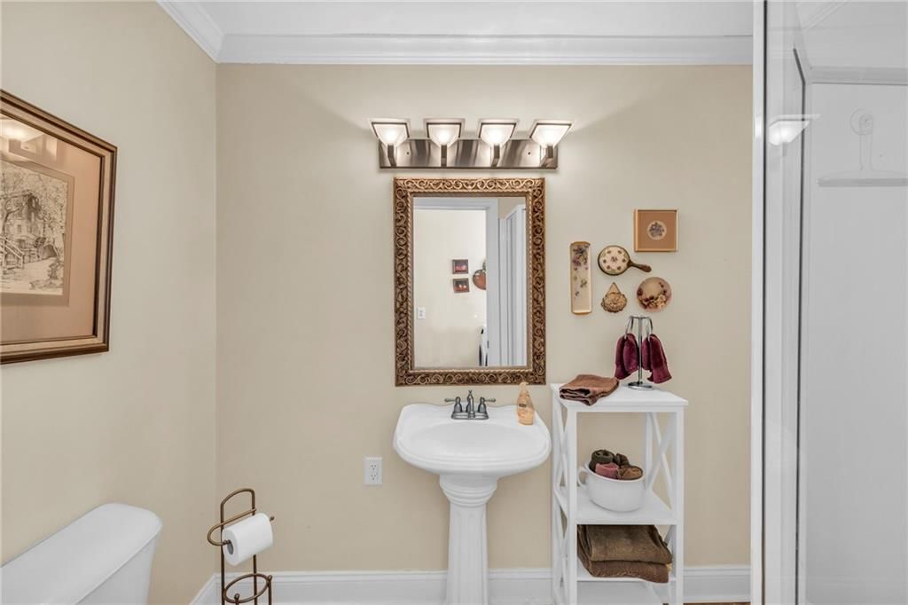 908 S Chestnut Street — photo 17