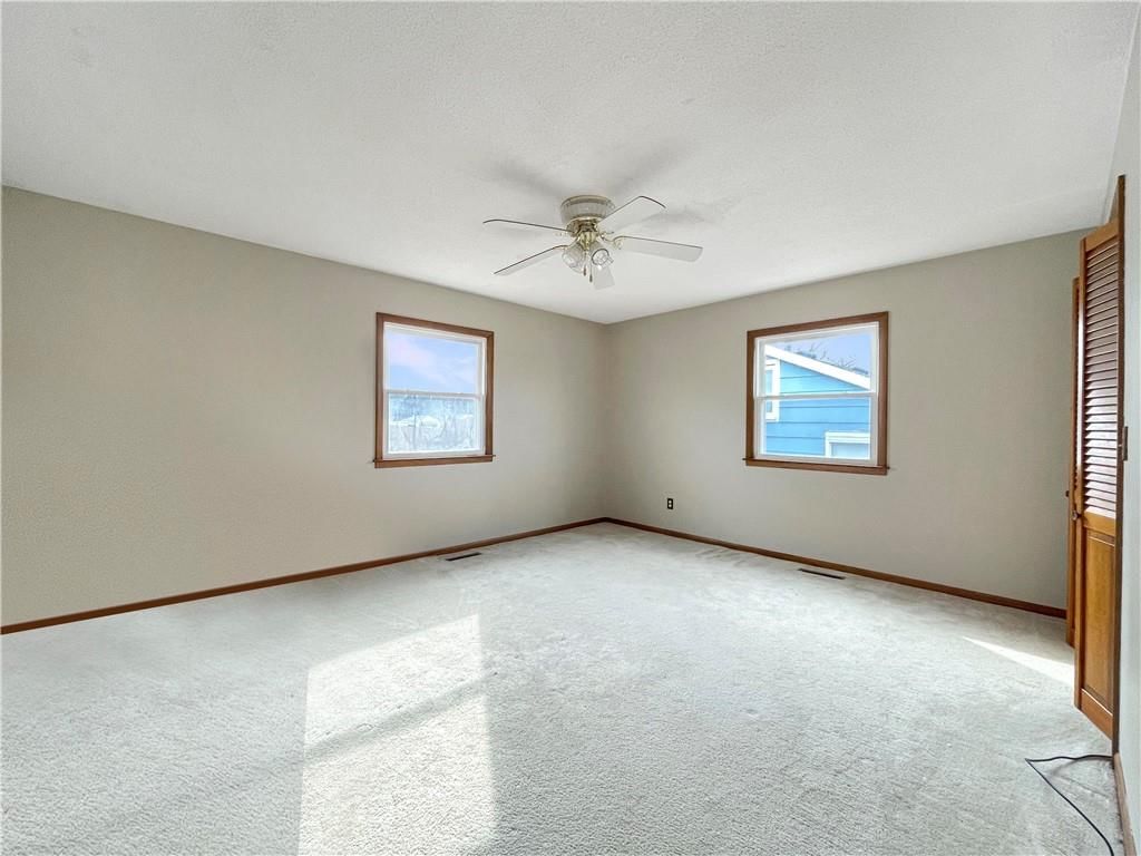 2100 N Elm Street — photo 13