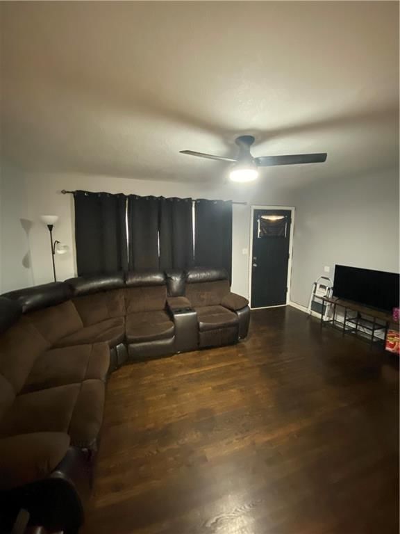407 S Hocker Avenue — photo 3